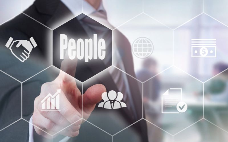 Dịch vụ cung ứng và cho thuê lại lao động PEO